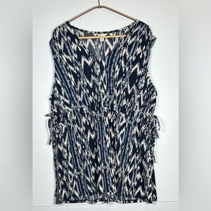 Cato Navy and Cream Aztec Print Tunic with Ties on the Sides. Size XL.